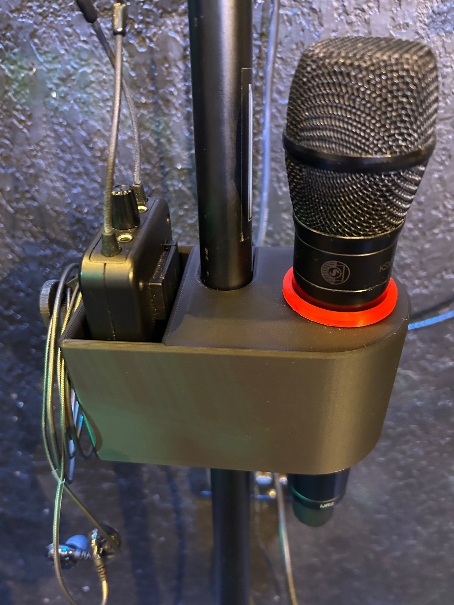 MicCaddy Economy Side-by-Side Style Mic/Transmitter/Earbud Holder