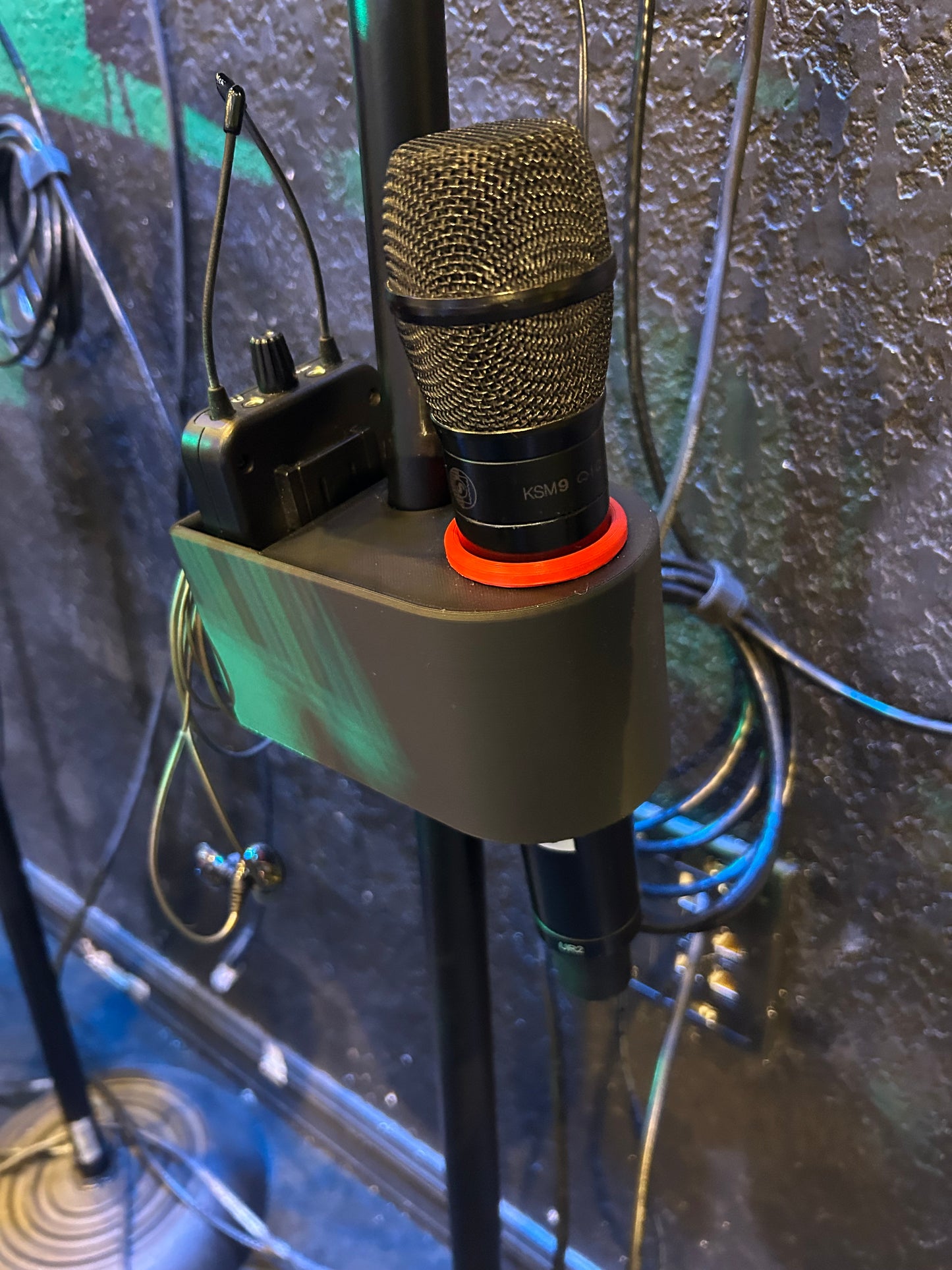 MicCaddy Economy Side-by-Side Style Mic/Transmitter/Earbud Holder