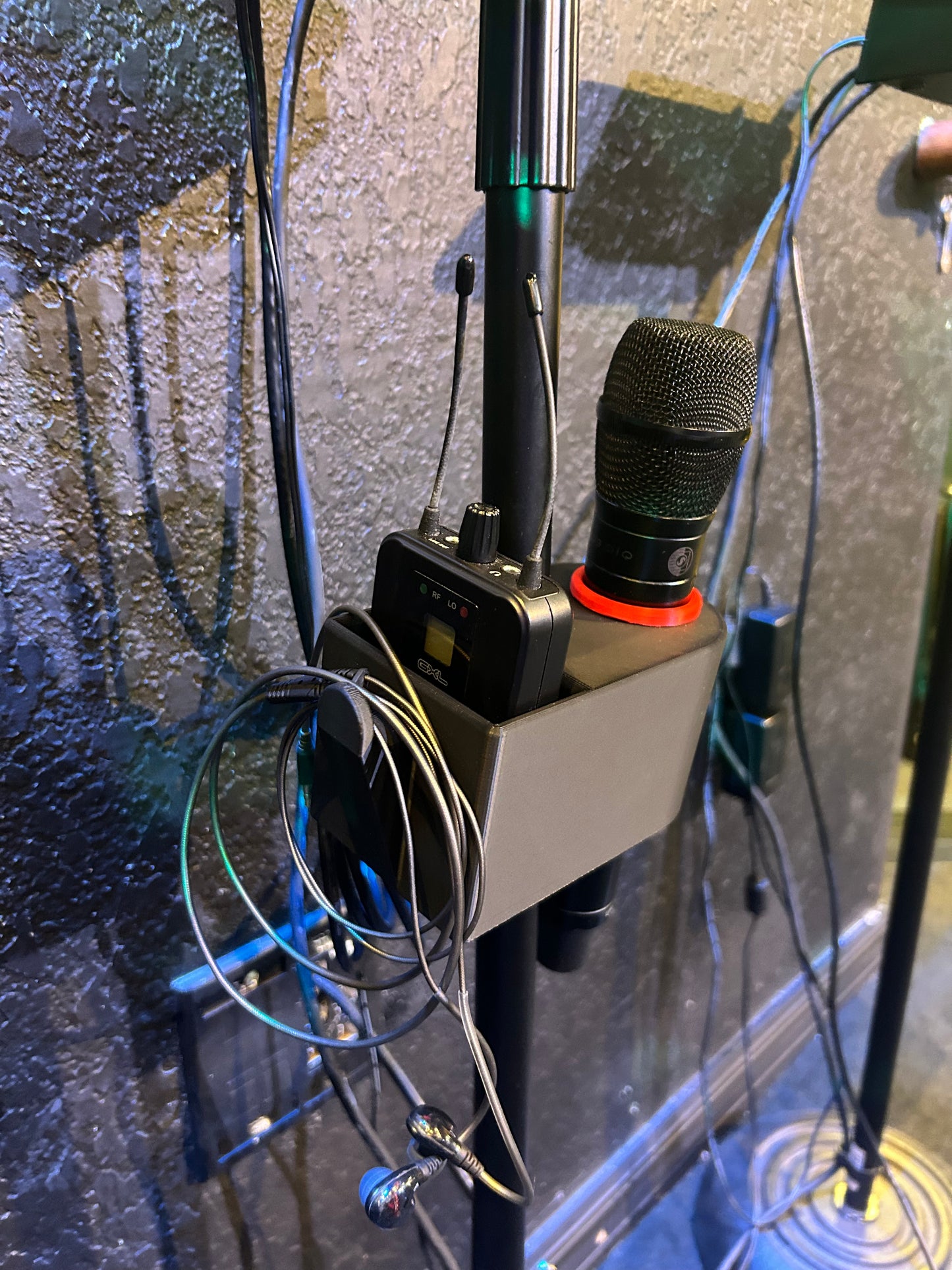MicCaddy Economy Side-by-Side Style Mic/Transmitter/Earbud Holder
